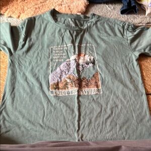 Green Graphic T-Shirt Size M